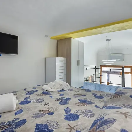 Loft Mazzini 102 Apartment *